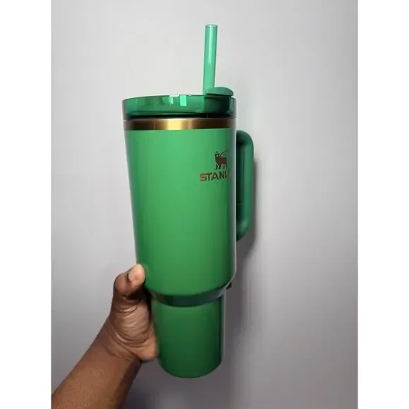 Stanley 2025 St. Patrick’s Day SHAMROCK GREEN 40oz Tumbler BNWT + Custom Bow - Picture 8 of 11